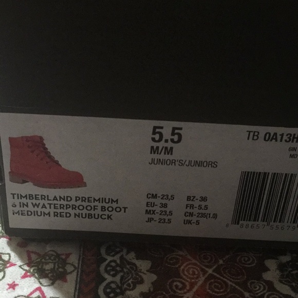 Timberland premium 6 in boot. 5.5 in Juniors. - Picture 2 of 5